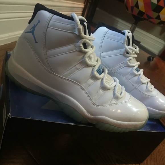 Jordan 11 Legend Blue size 9.5 OG all - Picture 2 of 9